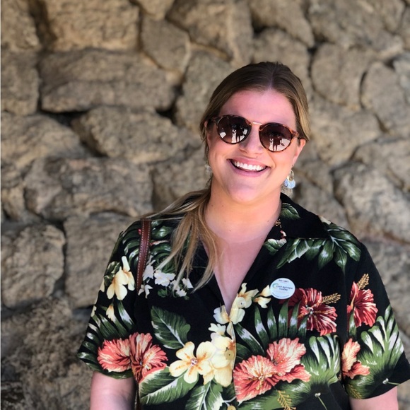 Meet your Posh Ambassador, Whitney :) - Picture 4 of 4